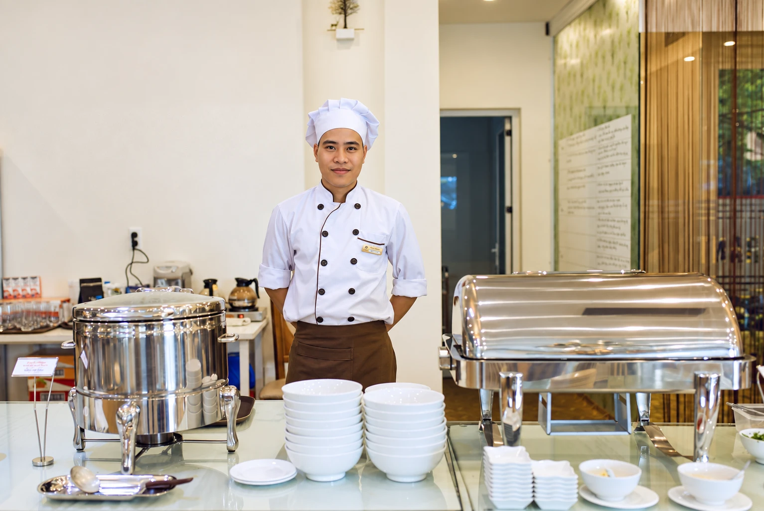 A 3MG chef at the buffet counter